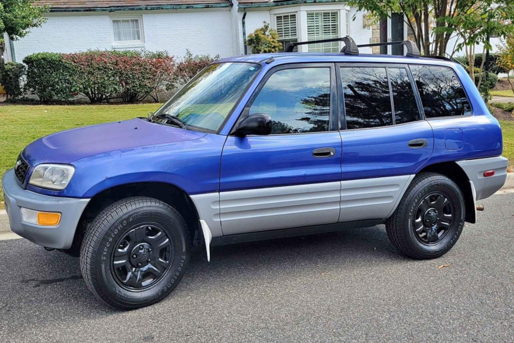 Toyota RAV4 - Best car rental Uganda